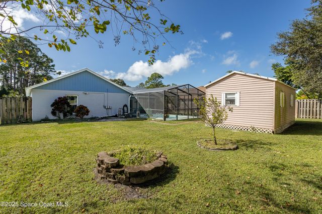 949 Custer Street NW, Palm Bay, FL 32907