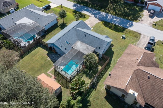 949 Custer Street NW, Palm Bay, FL 32907