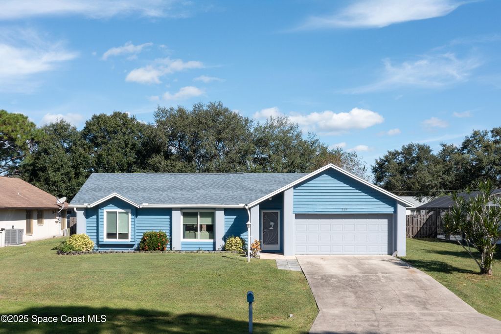 949 Custer Street NW, Palm Bay, FL 32907