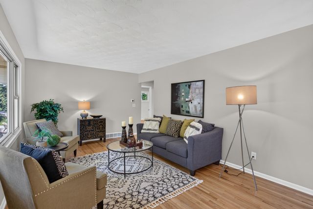 7070 Claude Avenue, Inver Grove Heights, MN 55076