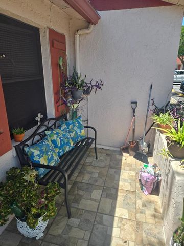 69 S MARBRISA WAY, Kissimmee, FL 34743