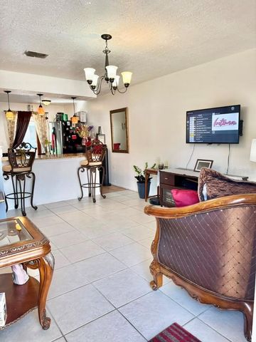 69 S MARBRISA WAY, Kissimmee, FL 34743