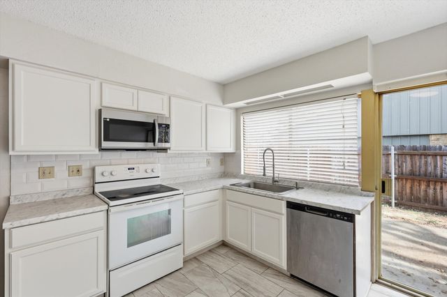 1113 Kingston Drive, Lewisville, TX 75067