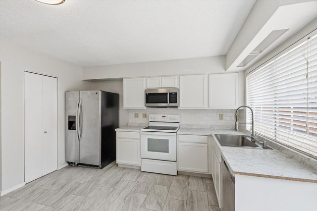 1113 Kingston Drive, Lewisville, TX 75067