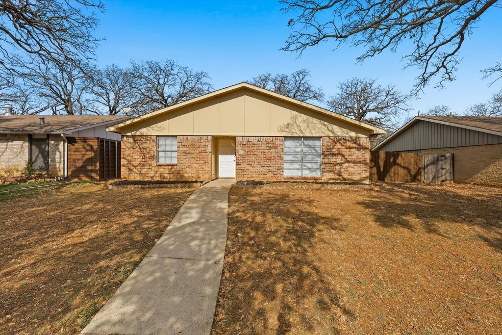 1113 Kingston Drive, Lewisville, TX 75067