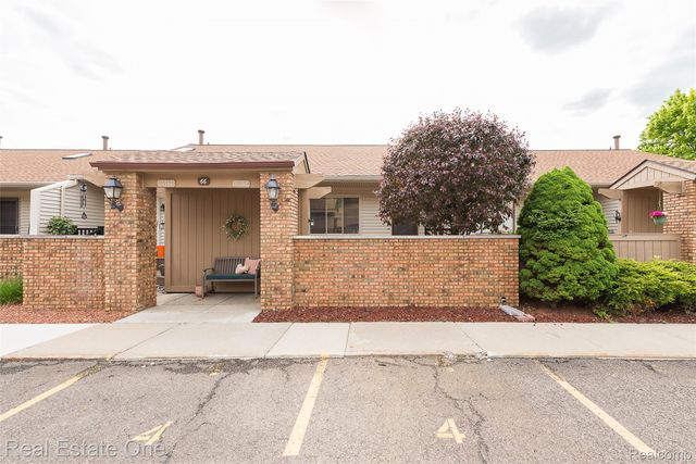 25137 Jefferson Court 4, South Lyon, MI 48178