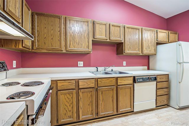 25137 Jefferson Court 4, South Lyon, MI 48178