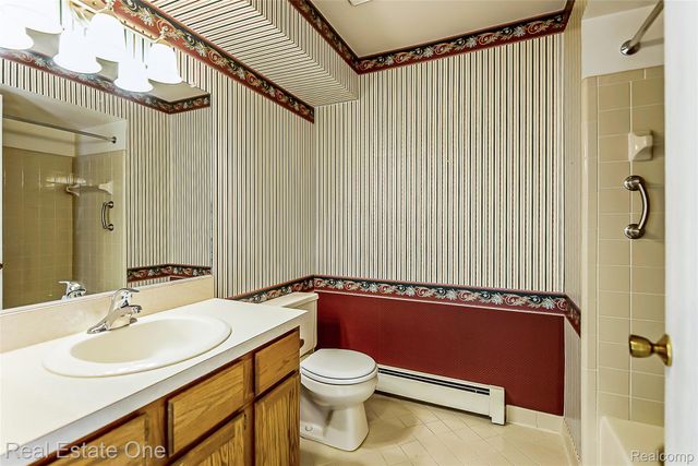 25137 Jefferson Court 4, South Lyon, MI 48178