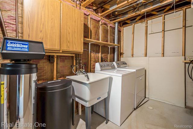 25137 Jefferson Court 4, South Lyon, MI 48178