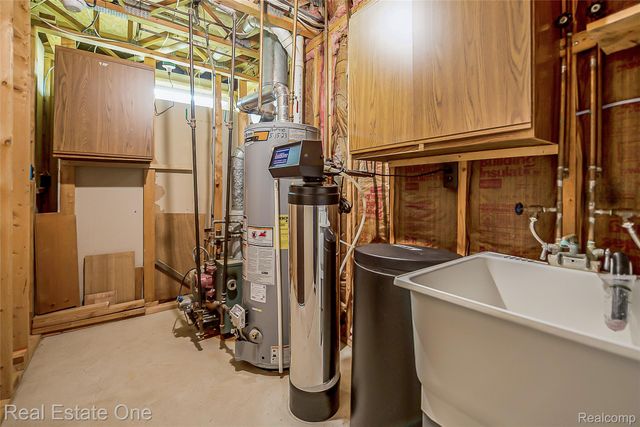 25137 Jefferson Court 4, South Lyon, MI 48178
