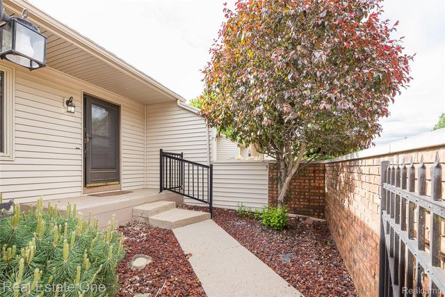 25137 Jefferson Court 4, South Lyon, MI 48178
