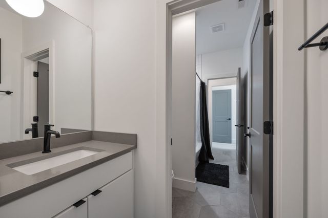 1007 Summit Ave, Nashville, TN 37203