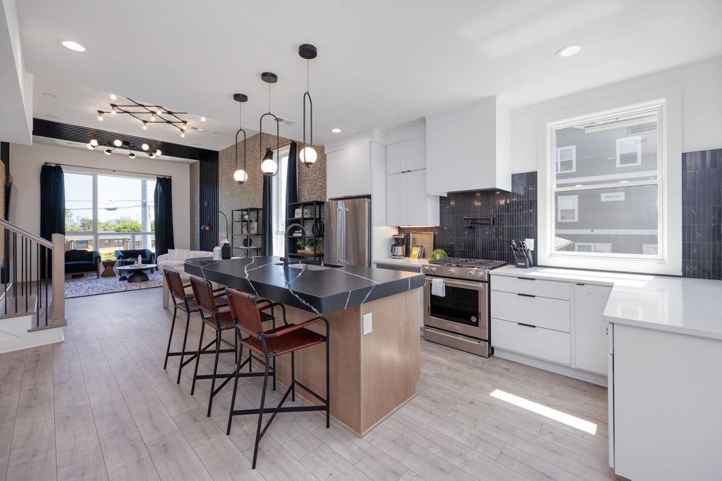 1007 Summit Ave, Nashville, TN 37203