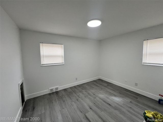 7639 Faust Avenue, Detroit, MI 48228