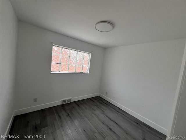 7639 Faust Avenue, Detroit, MI 48228