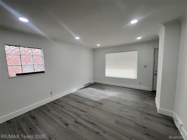 7639 Faust Avenue, Detroit, MI 48228