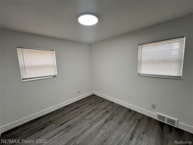 7639 Faust Avenue, Detroit, MI 48228