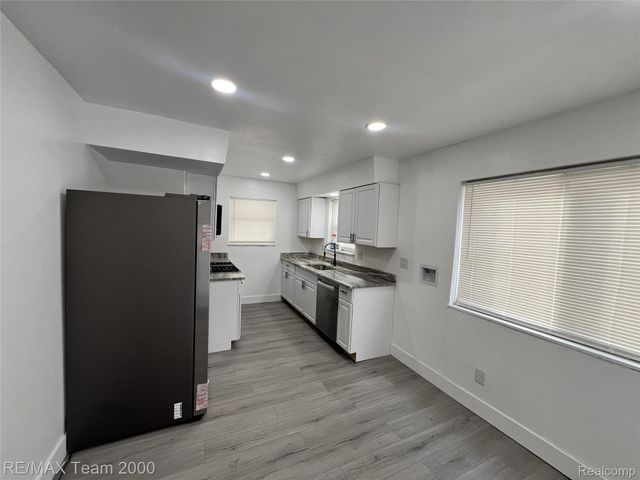 7639 Faust Avenue, Detroit, MI 48228