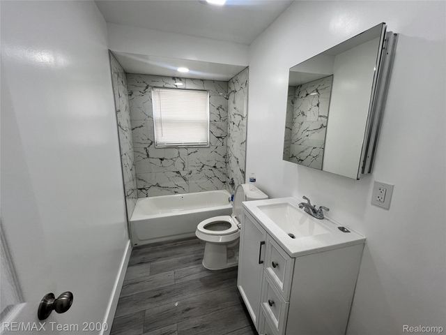 7639 Faust Avenue, Detroit, MI 48228