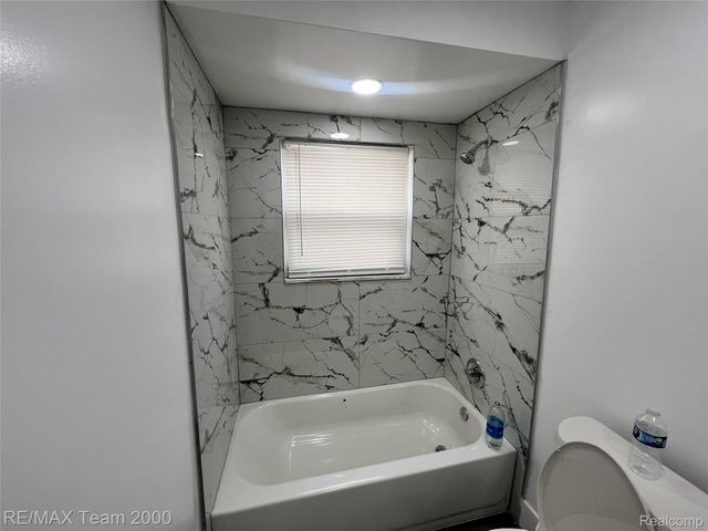 7639 Faust Avenue, Detroit, MI 48228