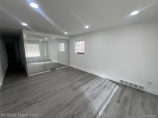 7639 Faust Avenue, Detroit, MI 48228