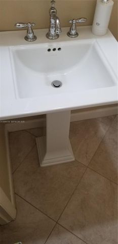 5300 Washington Street H233, Hollywood, FL 33021