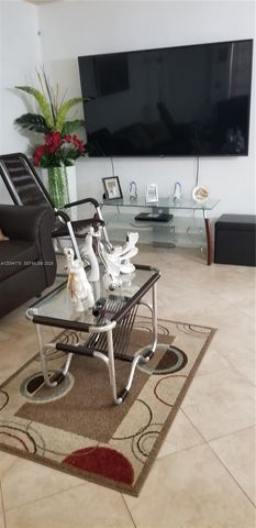 5300 Washington Street H233, Hollywood, FL 33021