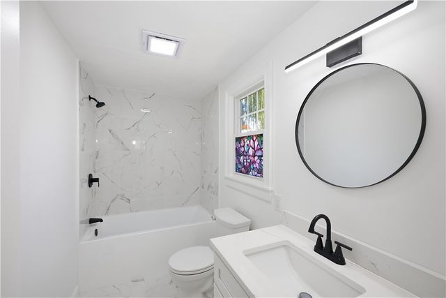 39 Marion Avenue S, Cranston, RI 02905
