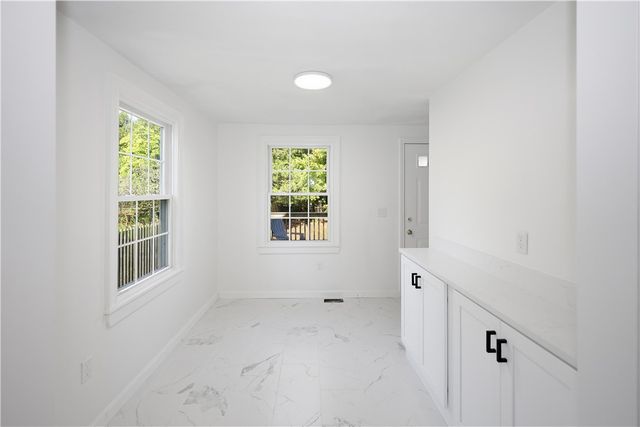 39 Marion Avenue S, Cranston, RI 02905