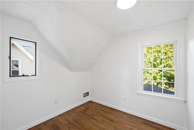 39 Marion Avenue S, Cranston, RI 02905