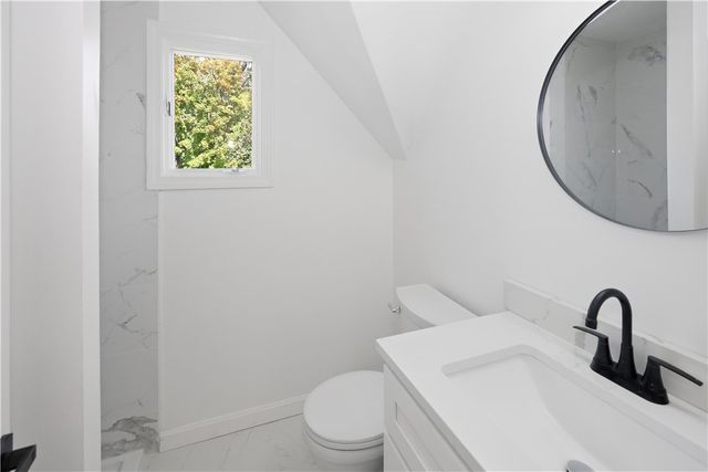 39 Marion Avenue S, Cranston, RI 02905