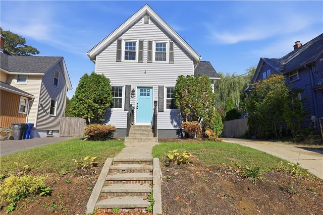 39 Marion Avenue S, Cranston, RI 02905