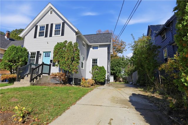 39 Marion Avenue S, Cranston, RI 02905