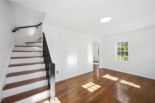 39 Marion Avenue S, Cranston, RI 02905