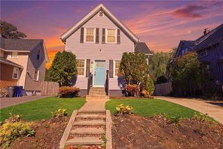 39 Marion Avenue S, Cranston, RI 02905
