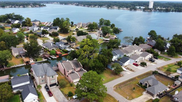 721 Paradise Lane, Montgomery, TX 77356