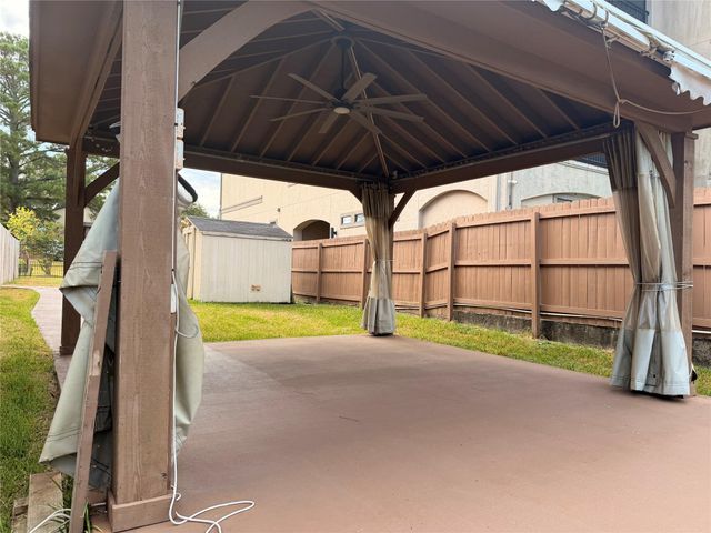 721 Paradise Lane, Montgomery, TX 77356