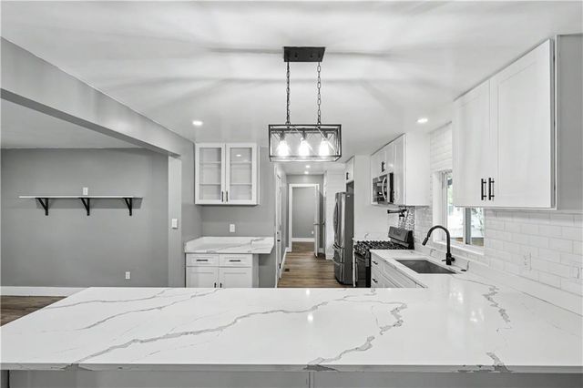 91 Denna Place, Alpharetta, GA 30009