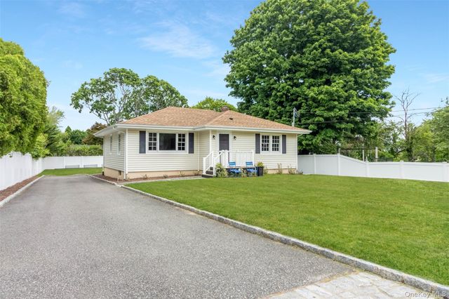 315 Wicks Road, New Suffolk, NY 11956