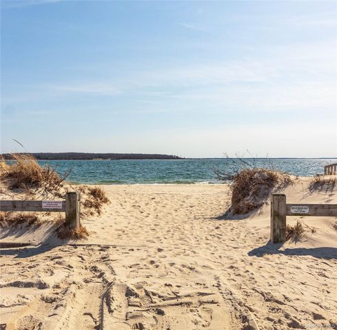315 Wicks Road, New Suffolk, NY 11956