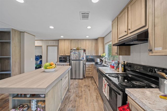 404 County Road 3295, Cleveland, TX 77327