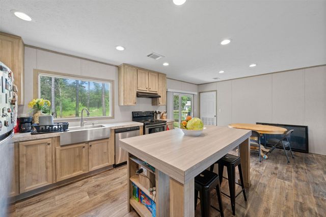 404 County Road 3295, Cleveland, TX 77327