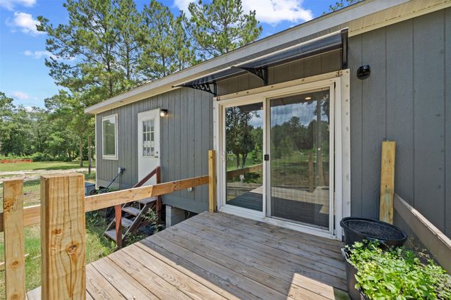 404 County Road 3295, Cleveland, TX 77327