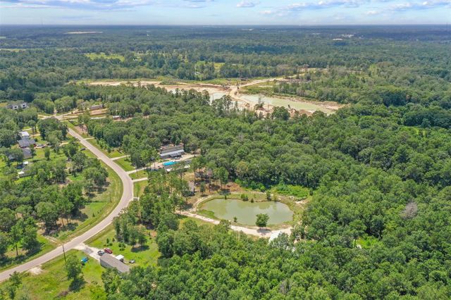 404 County Road 3295, Cleveland, TX 77327