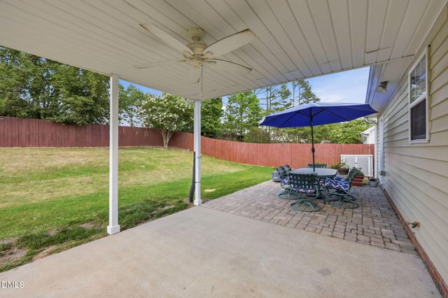 1333 E Stone Arch Drive, Fuquay Varina, NC 27526