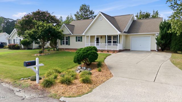 1333 E Stone Arch Drive, Fuquay Varina, NC 27526