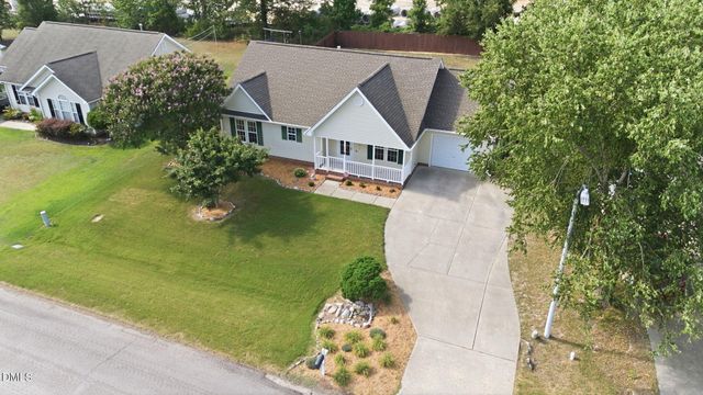 1333 E Stone Arch Drive, Fuquay Varina, NC 27526