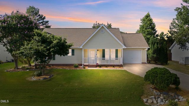 1333 E Stone Arch Drive, Fuquay Varina, NC 27526