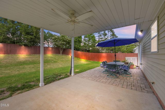 1333 E Stone Arch Drive, Fuquay Varina, NC 27526