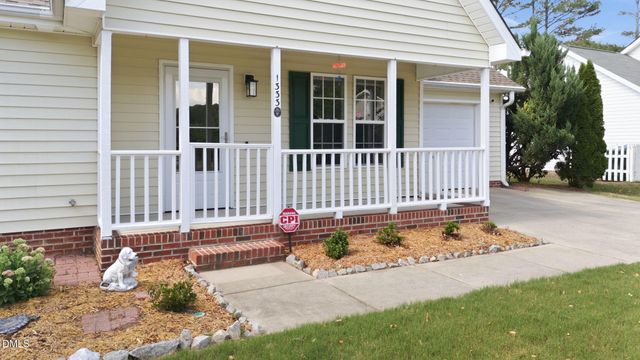 1333 E Stone Arch Drive, Fuquay Varina, NC 27526